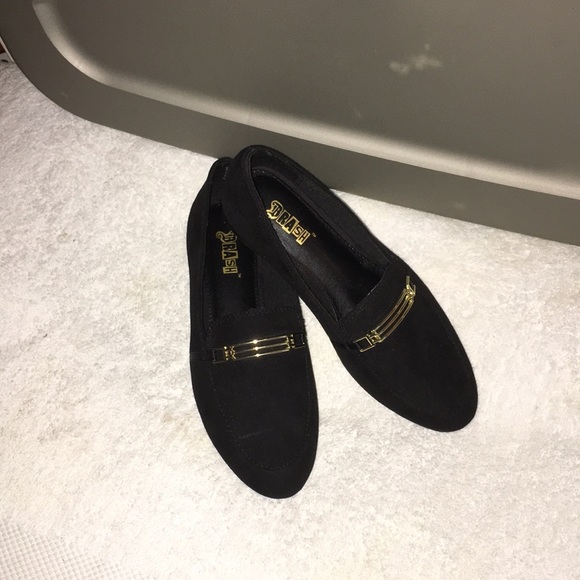 Shoes - 🌹🌹 Gorgeous Black beauty Darby Flats  on the Go